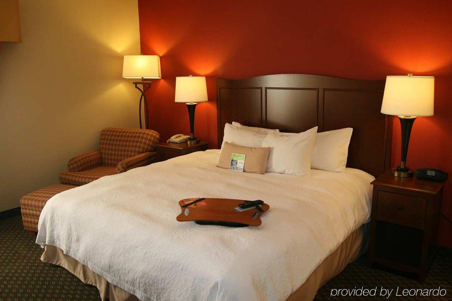 Hampton Inn Chicago-Tinley Park Room photo